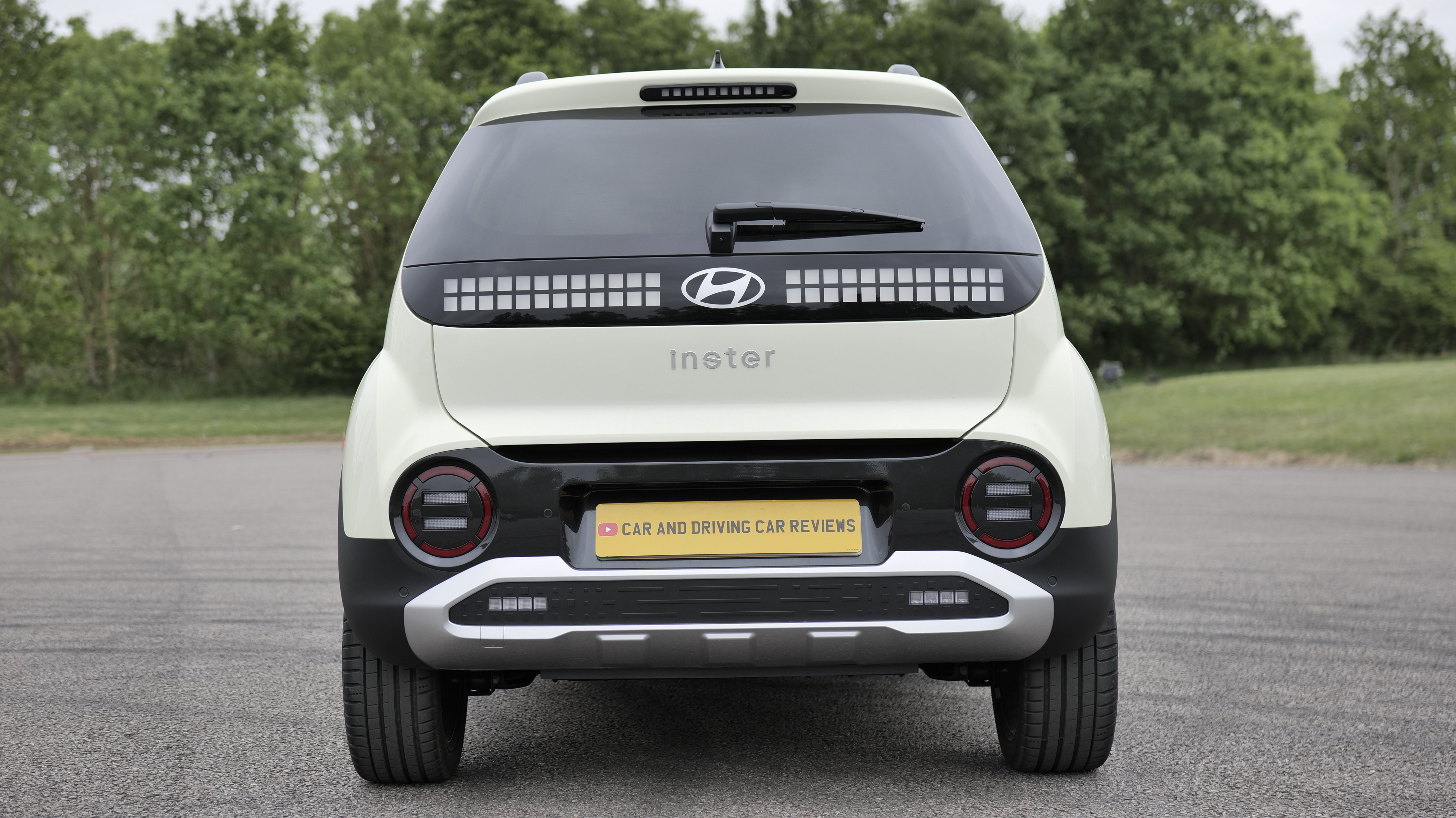 HYUNDAI INSTER ELECTRIC HATCHBACK 85kW 02 49kWh 5dr Auto [No Heat Pump]